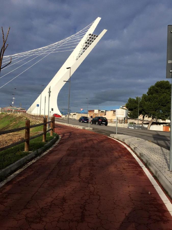 Casa Klimt Vicinissima Al Mare Parcheggio Privato Gratuito Se Disponibile Apartment Pescara Bagian luar foto