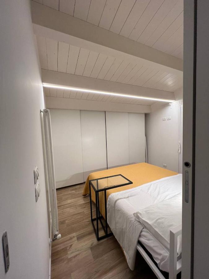Casa Klimt Vicinissima Al Mare Parcheggio Privato Gratuito Se Disponibile Apartment Pescara Bagian luar foto